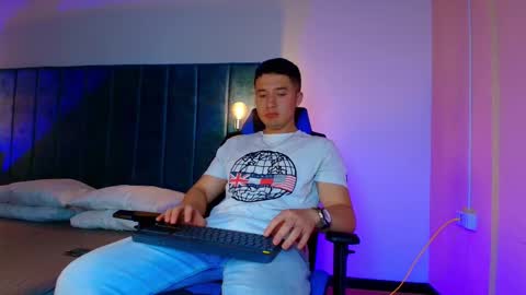 ethanconnor_ online show from October 26, 2025, 2:39 am