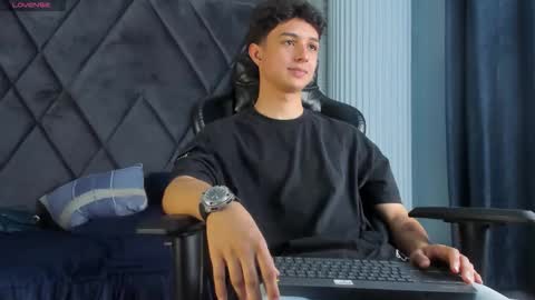 ethanlowell online show from April 4, 2026, 8:17 pm