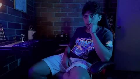 ethann2_ online show from June 6, 2026, 4:17 am