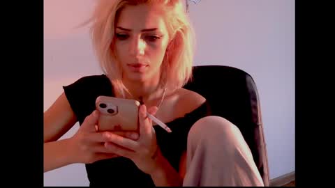 Snapshot of etherealuxx chatting on June 2, 2026, 5:59 pm Serena online show from June 2, 2026, 5:59 pm