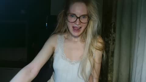 Snapshot of eva2323 chatting on March 7, 2025, 2:15 am eva2323 online show from March 7, 2025, 2:15 am
