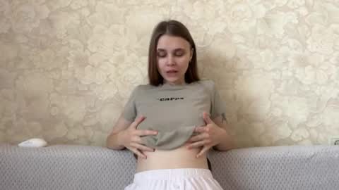 Eva Calvin online show from November 24, 2025, 4:23 am