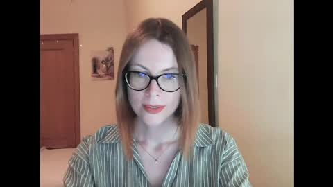 Snapshot of eva_cutesmile chatting on April 22, 2026, 7:04 pm Eva online show from April 22, 2026, 7:04 pm