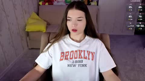 Snapshot of eva_davie chatting on June 7, 2026, 12:09 pm Eva online show from June 7, 2026, 12:09 pm