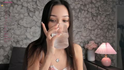 Snapshot of eva_doncray chatting on December 1, 2024, 9:15 pm Eva online show from December 1, 2024, 9:15 pm