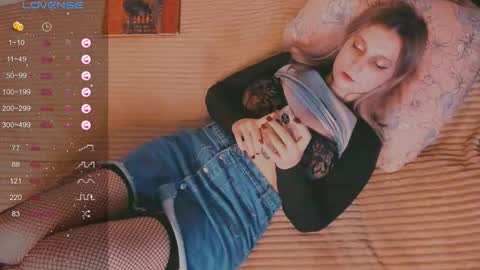 Eva online show from October 3, 2025, 10:45 am