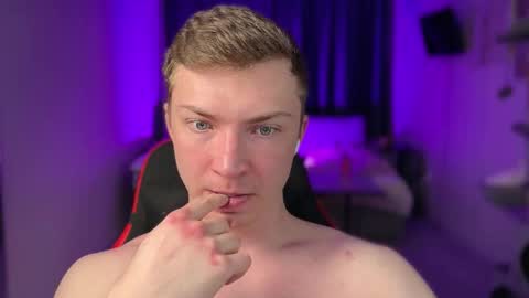 Eva and Iron online show from February 5, 2026, 9:41 pm