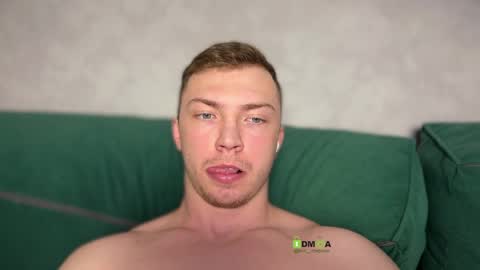 Eva and Iron online show from April 11, 2026, 9:41 pm