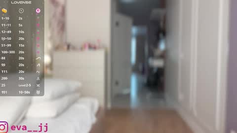 Snapshot of eva_j chatting on November 7, 2025, 3:28 am Free toy control in pvt online show from November 7, 2025, 3:28 am