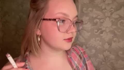 eva_kittenn online show from September 19, 2025, 6:52 pm