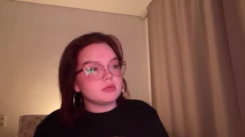 eva_kittenn online show from February 12, 2026, 2:56 pm