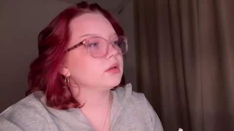 Snapshot of eva_kittenn chatting on April 19, 2026, 6:10 pm eva_kittenn online show from April 19, 2026, 6:10 pm