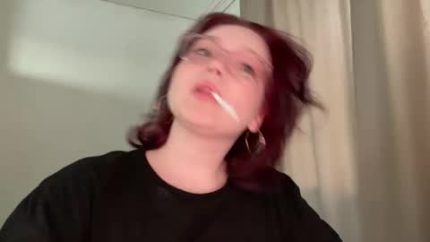 Snapshot of eva_kittenn chatting on May 4, 2026, 2:24 pm eva_kittenn online show from May 4, 2026, 2:24 pm