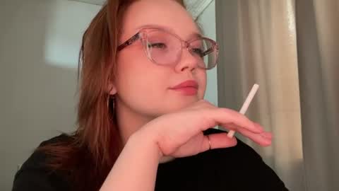 Snapshot of eva_kittenn chatting on July 3, 2026, 3:35 am eva_kittenn online show from July 3, 2026, 3:35 am