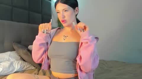 Eva online show from November 25, 2025, 9:20 am