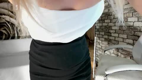 Eva online show from November 16, 2025, 8:31 am