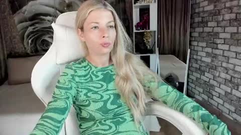Snapshot of eva_melow chatting on May 6, 2026, 5:18 pm Eva online show from May 6, 2026, 5:18 pm