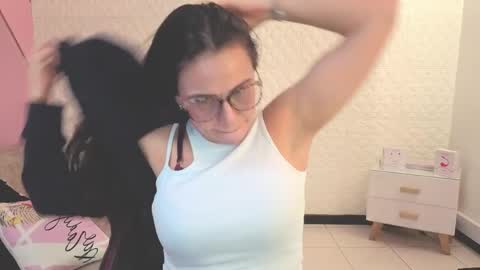 Eva  online show from May 28, 2026, 2:47 pm
