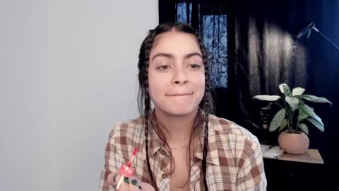 eva_monn online show from December 17, 2024, 6:09 pm