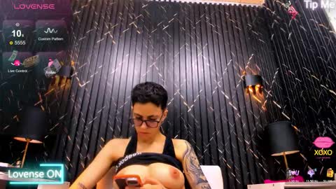 Eva cute online show from December 2, 2025, 5:41 pm