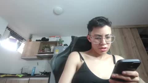 Snapshot of eva_monwalker chatting on June 12, 2026, 12:59 pm Eva cute online show from June 12, 2026, 12:59 pm
