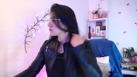 Snapshot of eva_notty_ chatting on September 10, 2025, 3:23 pm Eva Notty online show from September 10, 2025, 3:23 pm