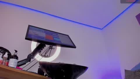 Eva online show from November 26, 2025, 4:13 am