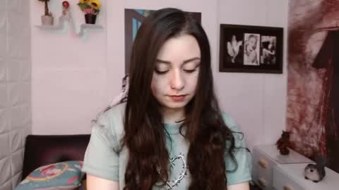 Snapshot of eva_rosell chatting on April 22, 2026, 2:29 pm Eva online show from April 22, 2026, 2:29 pm