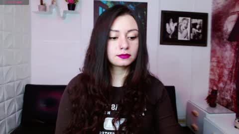 Snapshot of eva_rosell chatting on April 29, 2026, 2:43 pm Eva online show from April 29, 2026, 2:43 pm