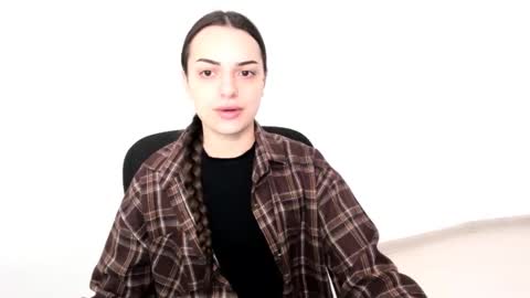 Eva online show from February 5, 2025, 11:55 am