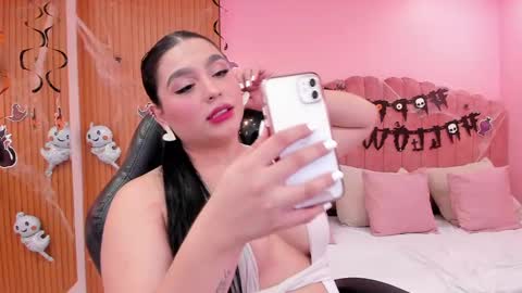 eva_saintt online show from October 6, 2025, 4:32 am