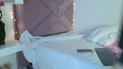 Snapshot of eva_sin18 chatting on March 5, 2026, 11:23 pm Eva Sin online show from March 5, 2026, 11:23 pm