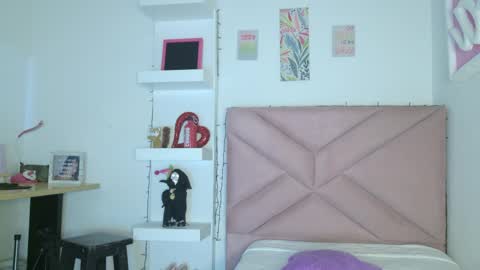 Snapshot of eva_sin18 chatting on April 8, 2026, 11:16 pm Eva Sin online show from April 8, 2026, 11:16 pm