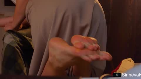 Snapshot of eva_sinn chatting on November 30, 2025, 1:15 pm Hi there i am Eva and i wish create a nice community with you so join my Ticket Show for more pleasure online show from November 30, 2025, 1:15 pm