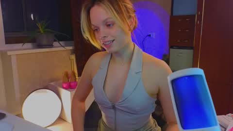 Snapshot of eva_sinn chatting on January 31, 2026, 7:11 pm Hi there i am Eva and i wish create a nice community with you so join my Ticket Show for more pleasure online show from January 31, 2026, 7:11 pm