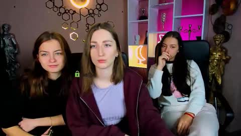 Eva online show from December 22, 2025, 7:05 am