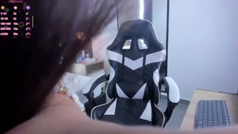 Snapshot of eva_swan_ chatting on February 24, 2026, 12:14 pm E V A online show from February 24, 2026, 12:14 pm