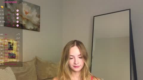 Snapshot of eva_vex chatting on December 3, 2024, 7:10 am Hello Im Eva online show from December 3, 2024, 7:10 am