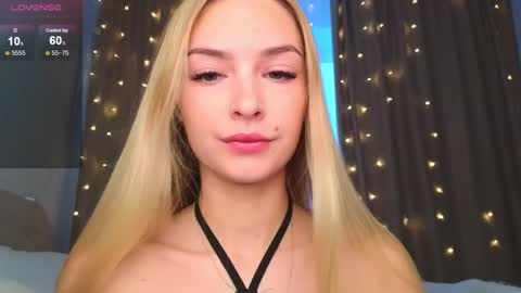 Snapshot of eva_vex chatting on January 5, 2025, 8:22 am Hello Im Eva online show from January 5, 2025, 8:22 am