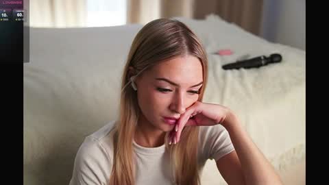 Snapshot of eva_vex chatting on January 22, 2025, 8:51 am Hello Im Eva online show from January 22, 2025, 8:51 am