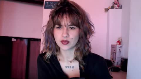 MISS EVY online show from December 19, 2025, 3:52 pm