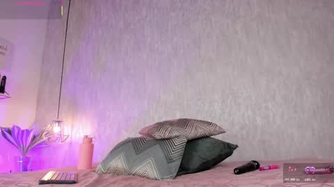 Eva online show from October 1, 2025, 7:42 pm