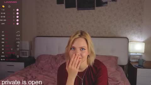 Snapshot of eva_zizixx chatting on September 17, 2025, 3:14 pm Eva online show from September 17, 2025, 3:14 pm