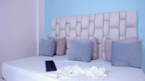 Snapshot of evaa__rose_ chatting on June 6, 2026, 8:24 pm Eva online show from June 6, 2026, 8:24 pm