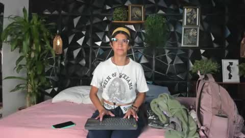 Snapshot of evaa_campbell chatting on June 28, 2026, 12:22 pm Eva online show from June 28, 2026, 12:22 pm