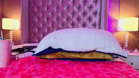 EVA CLOEE online show from February 14, 2025, 12:30 am