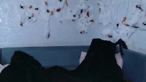 Eva online show from October 31, 2025, 10:55 pm