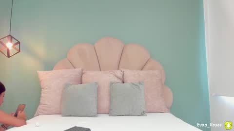 Eva online show from September 15, 2025, 5:57 pm