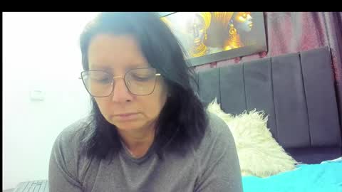 Snapshot of evaaross chatting on October 26, 2025, 1:28 pm Eva online show from October 26, 2025, 1:28 pm