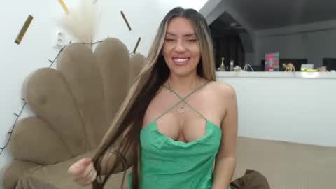 Snapshot of evabomb chatting on December 11, 2024, 11:32 pm EvaBomb online show from December 11, 2024, 11:32 pm